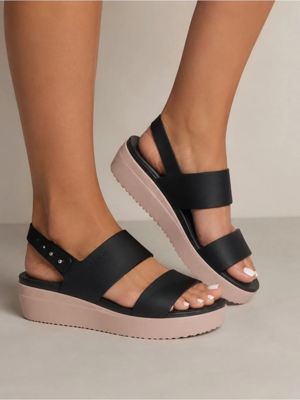 Crocs Brooklyn Wedge NEW size 9